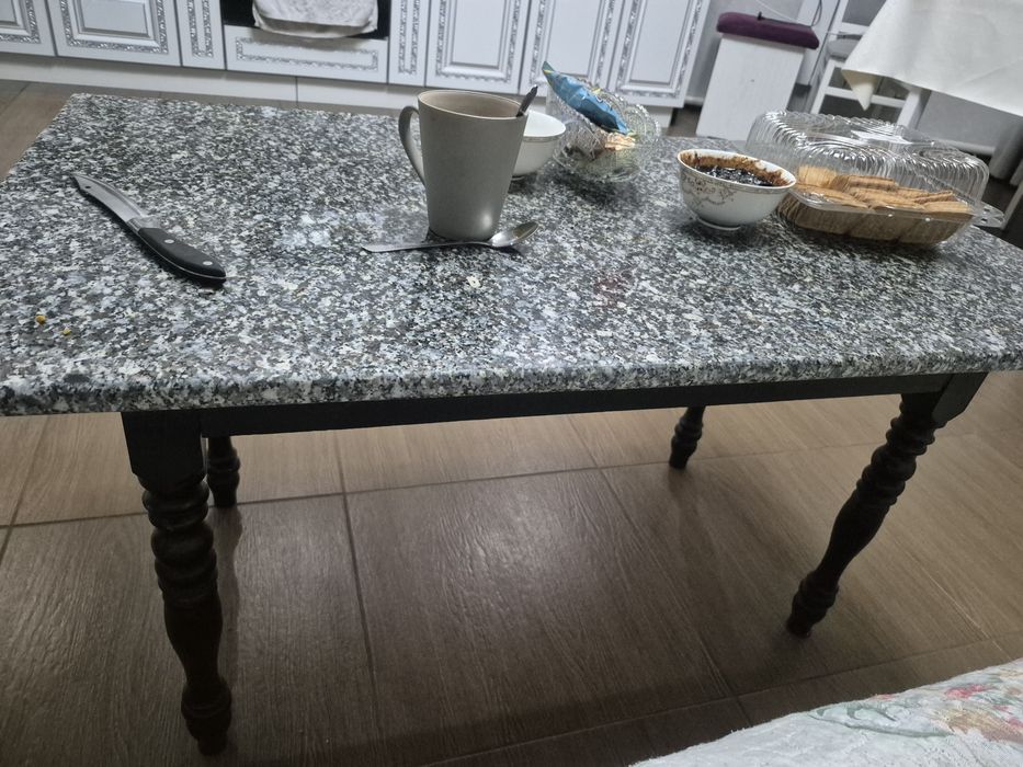 Продам гранитный стол