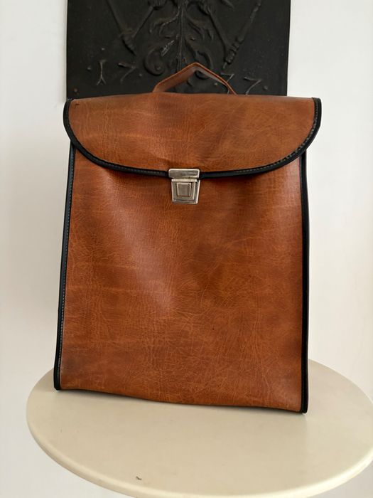 geanta valiza piele veterinar perioada comunista veche