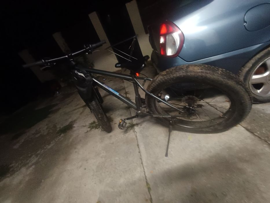 Vând bicicleta carpat velors
