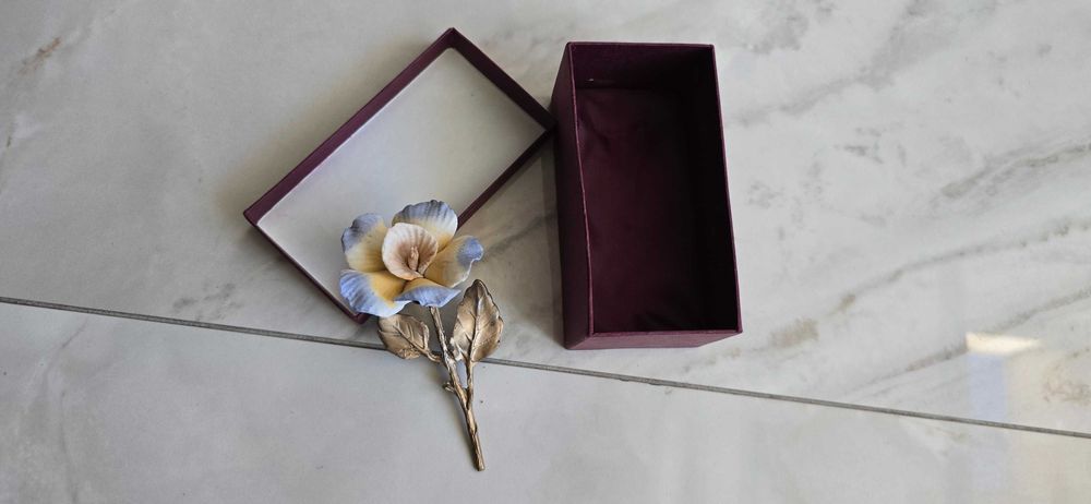 Порцеланово цвете с метал, 1950г