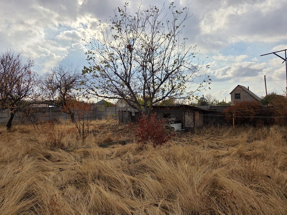 Дача БУШ ЧКАЛОВЧИ  5 сотих сотилади.  Rano Eko village ёнида. Срочно