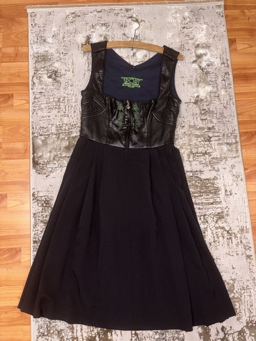 Rochie Dirndl originală Sportalm Kitzbühel, model Dirndl / Trachten, deosebită și elegantă.