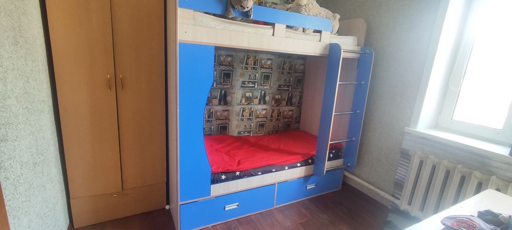 Двухъярусная кровать