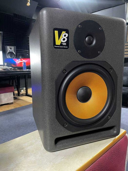 KRK V8 Series 1 (первое поколение)