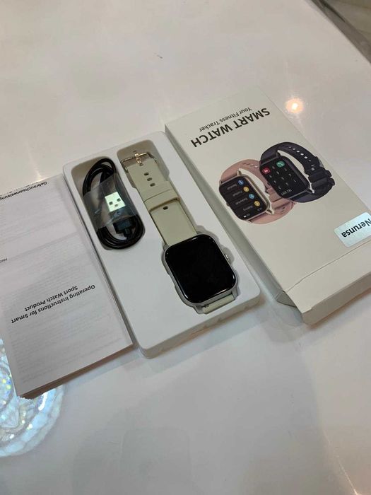 Смартчасовник Smartwatch 1.69 инча - чисто нов