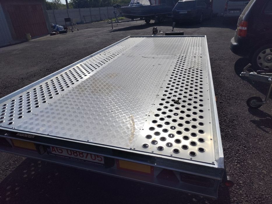 Închiriez platforma auto