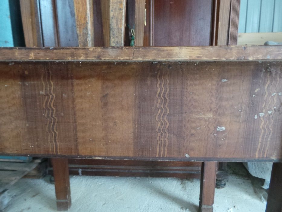 Set mobila veche, masa cu sertar si doua scaune finisaj deosebit+BONUS