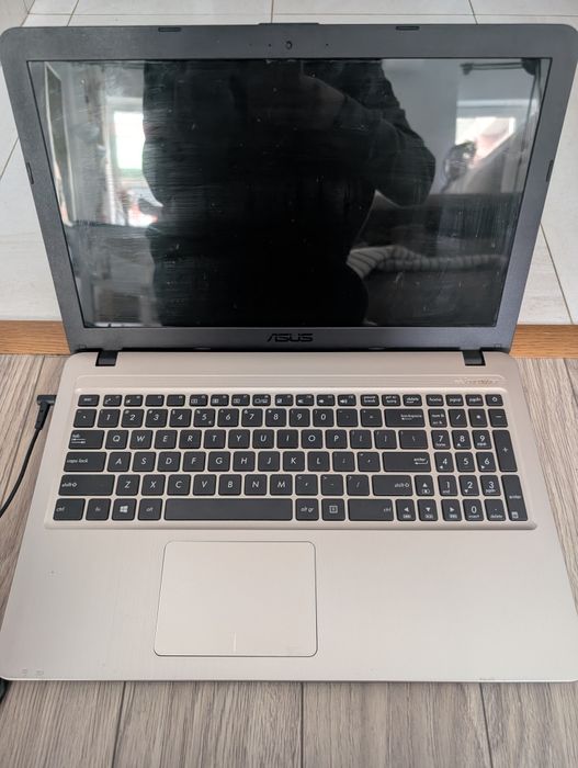 Laptop ASUS A540L