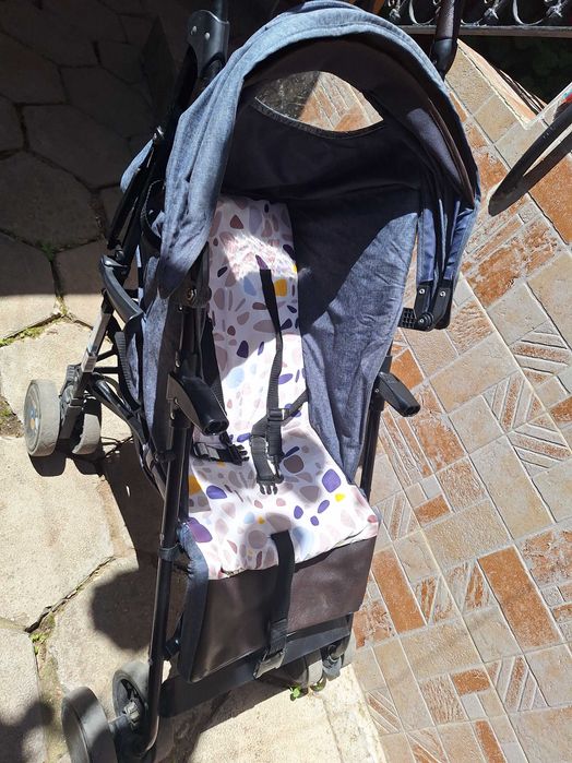 Бебешка количка . Тип чадърче.