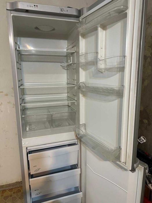 Холодилник позис