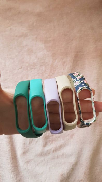 Xiaomi Mi Band 4 + 13 каишки и зарядно