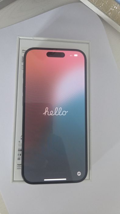 Продам айфон 15 про на 256г