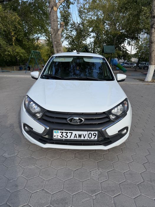 Продам автомобиль Лада Гранта