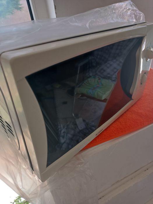 Cuptor cu microunde nou