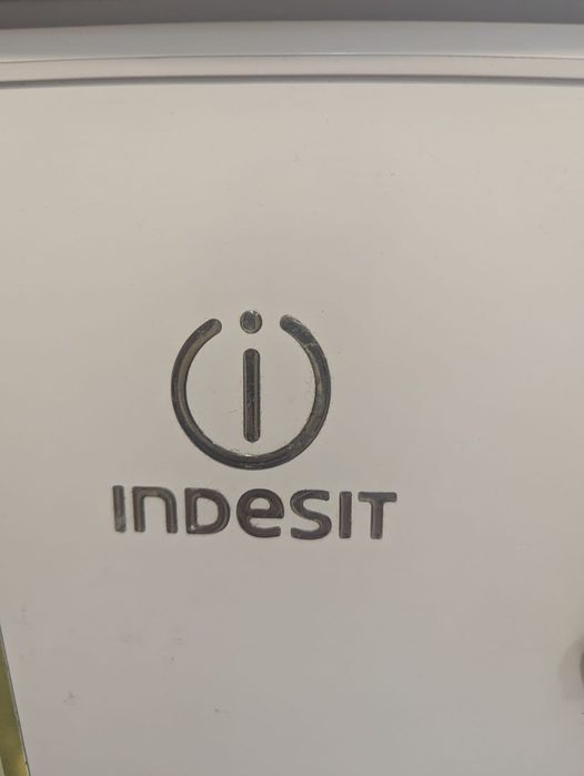 Морозильная камера Indesit SFR 167.002.