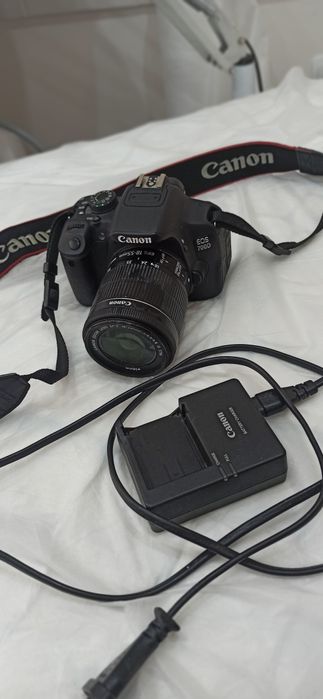 Фотоаппарат Canon 700D