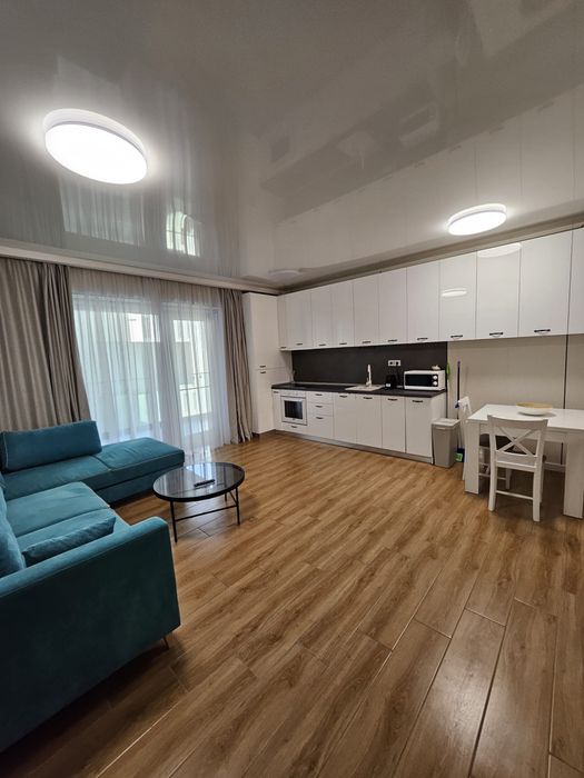 Inchiriez apartament
