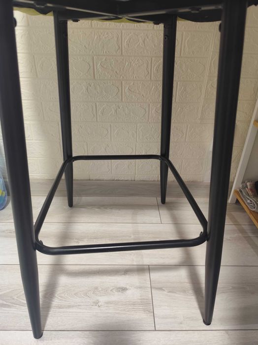 Бар маса +2 бр. бар столове