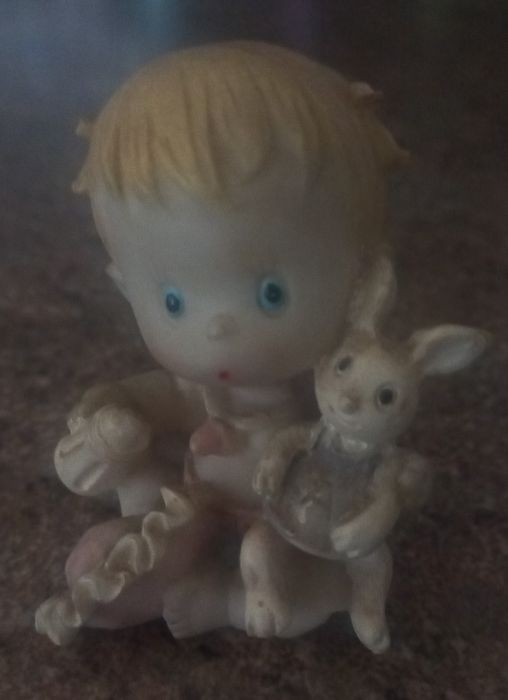 Подарочные глиняные статуэтки