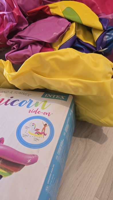 Unicorn Gonflabil Intex Ca Nou – Folosit o singură dată!