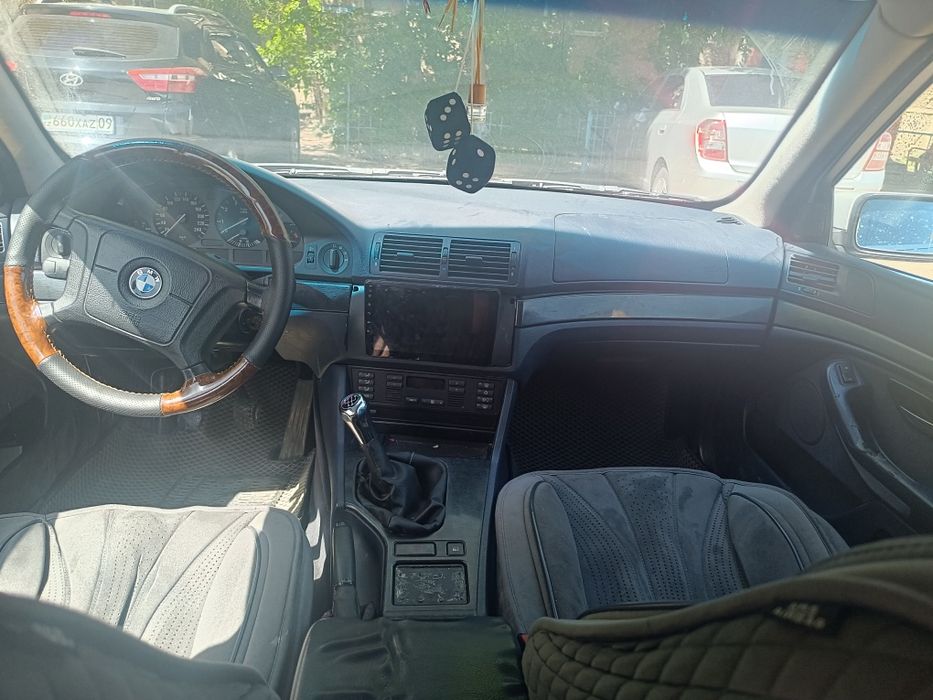 Продам машину БМВ е39