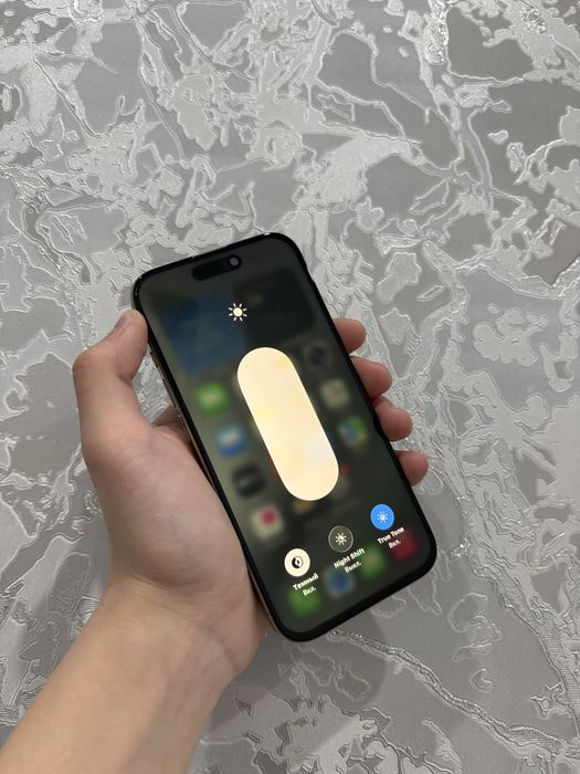 Срочно продам айфон 15 про