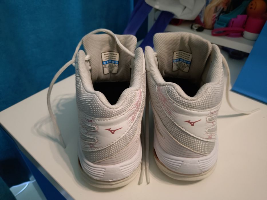 Волейболни маратонки Mizuno и Asics