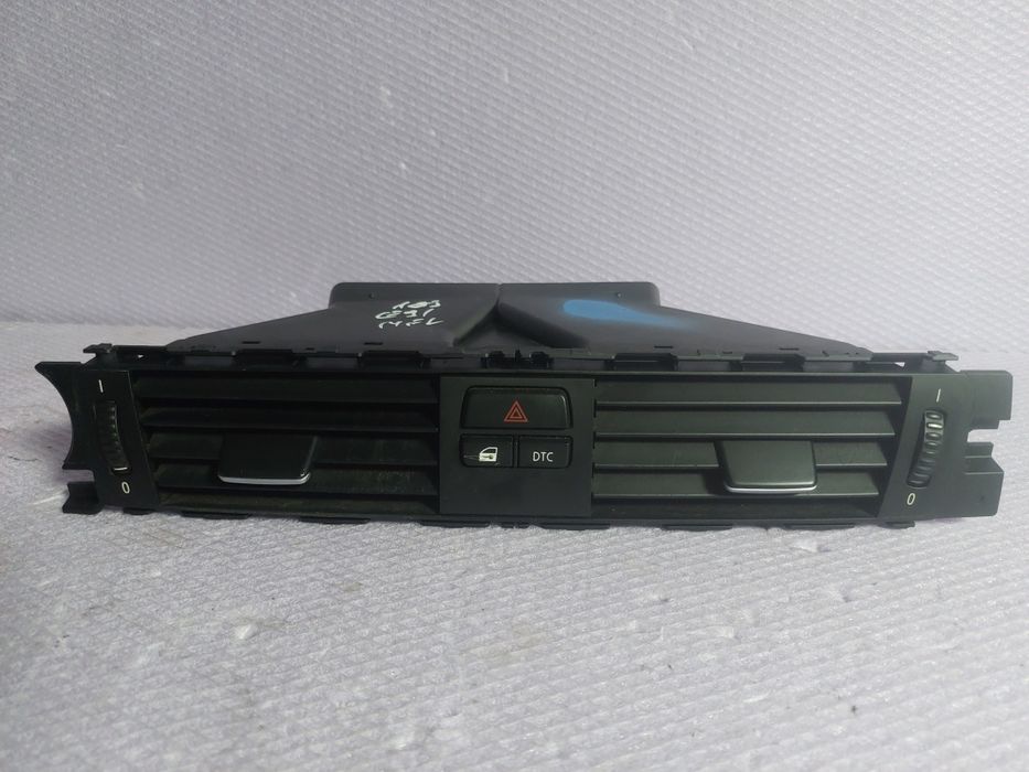 Grila ventilație bord centrala BMW E90 E91 E92 E93 Cod 6924082