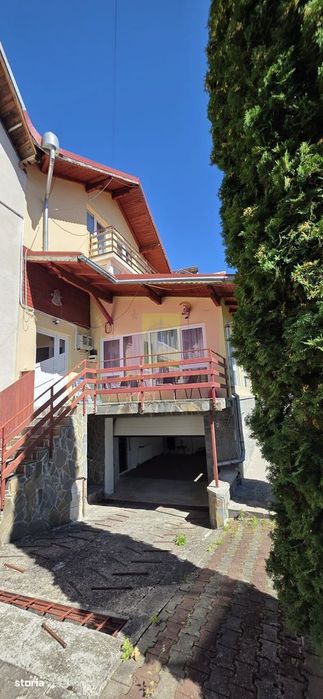 Vila cu 7 camere de vanzare in Busteni
