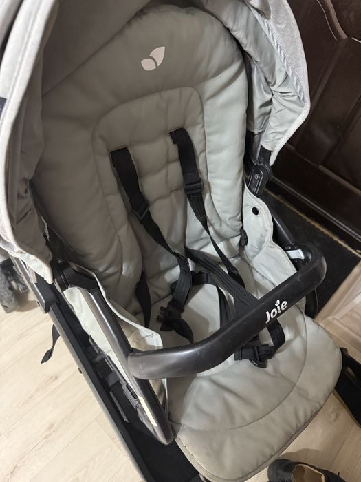 Продается двойная коляска Joie