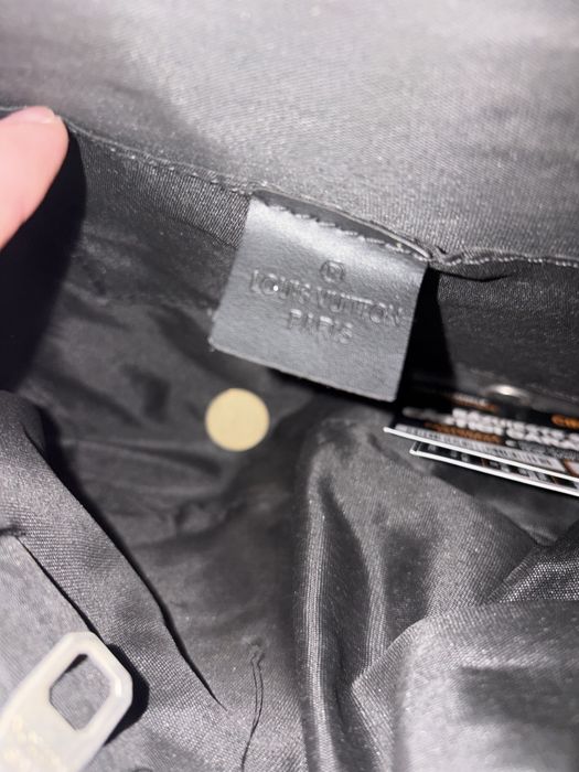 Borsetă Louis Vitton