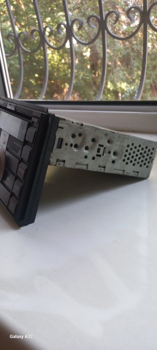Clarion CD player