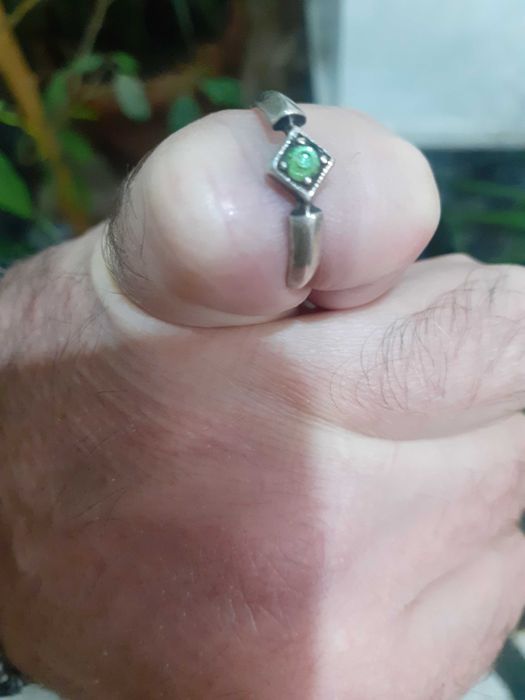 сребърен дамски пръстен със зелена камъчка италианско родирано сребро