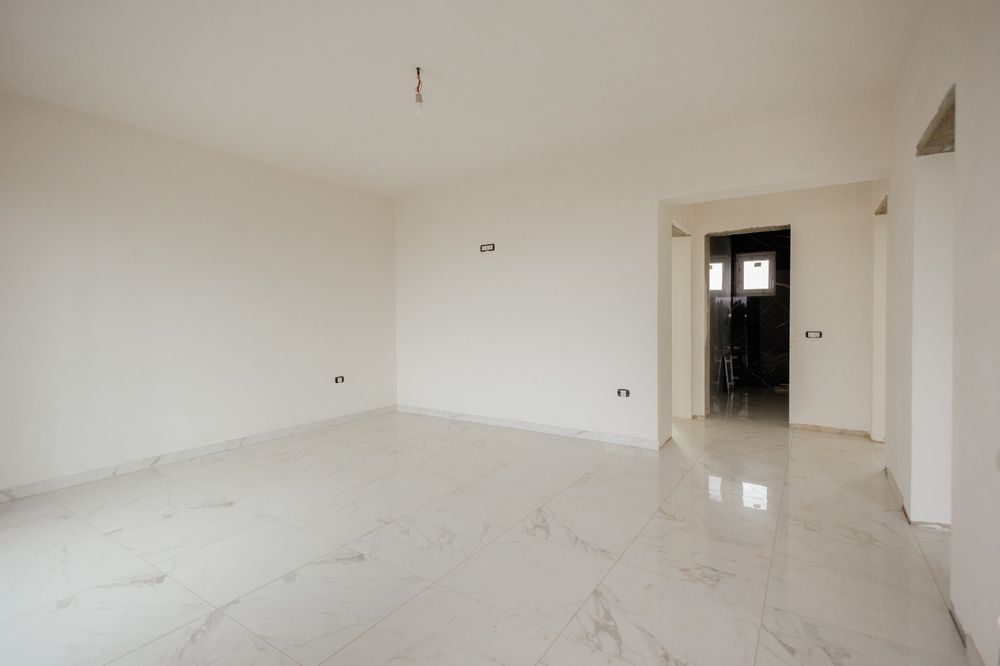 Vand  case individuale la cheie parter 350mp teren