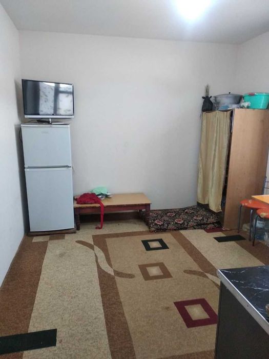 Жиззах шаҳар Бунёдкор маҳалласи Сулола тўйхонаси орқасида уй сотилади