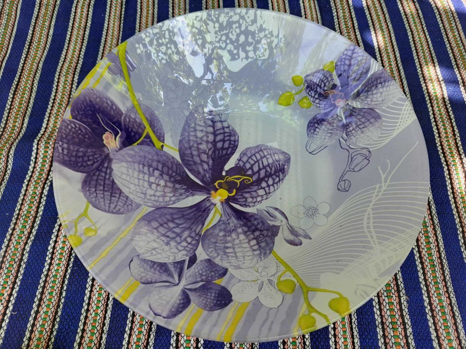 Две красиви купи за плодове или друго