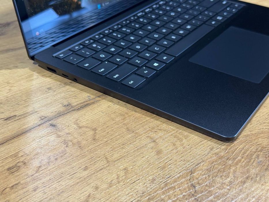 Microsoft surface laptop carbon i7 it dasturlash trading