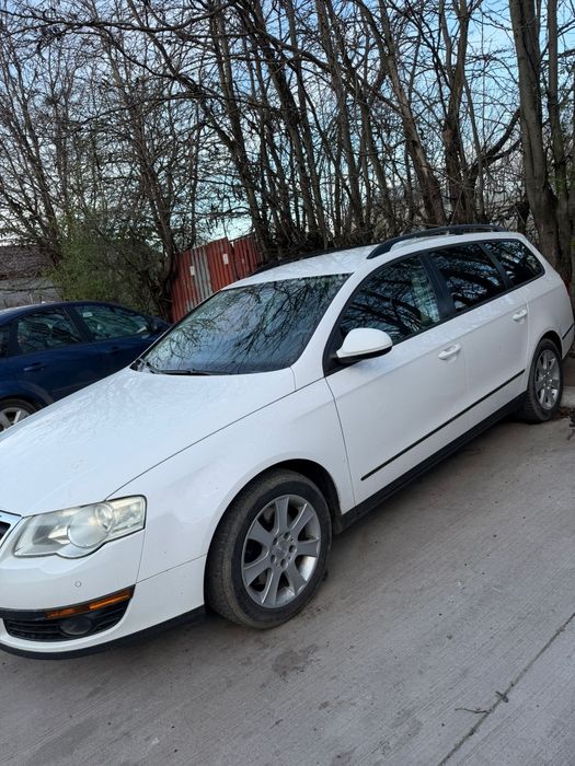 Vând Volkswagen Passat b6 2010 stare perfecta clima automata