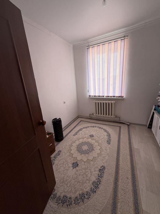 Подселениеге қыздар керек