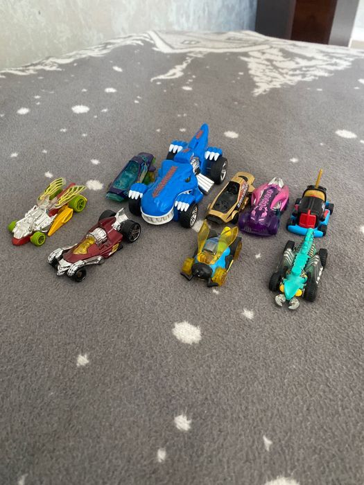 Машинки Hotwheels