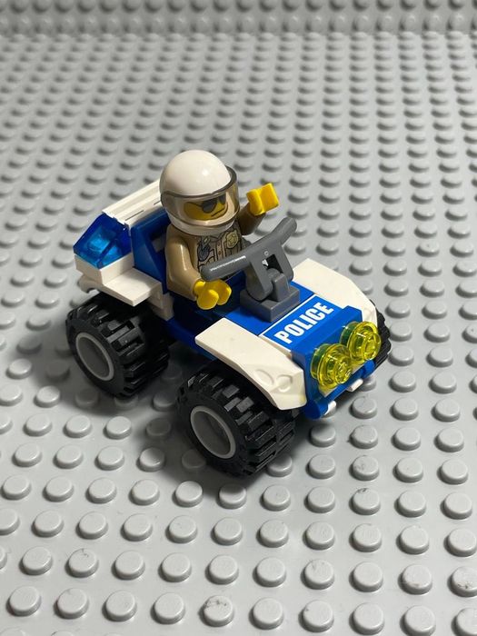 LEGO City 4437 police Masina