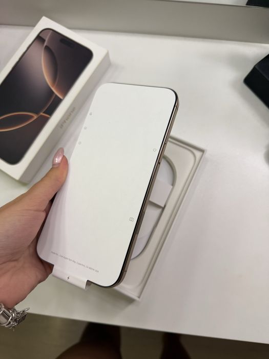 Iphone 16 pro max desert titanium