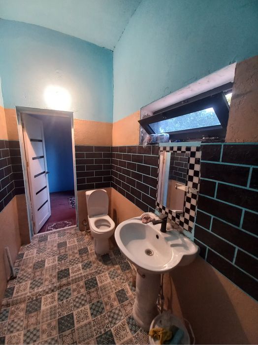 Ховли уй сотилади икки кават 45.000$