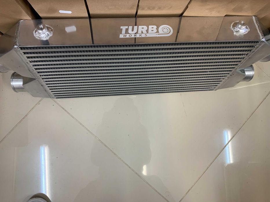 TurboWorks универсален интеркулер Intercooler Biturbo 560x280x76