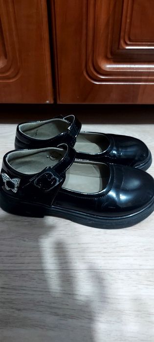 Продам детские туфельки