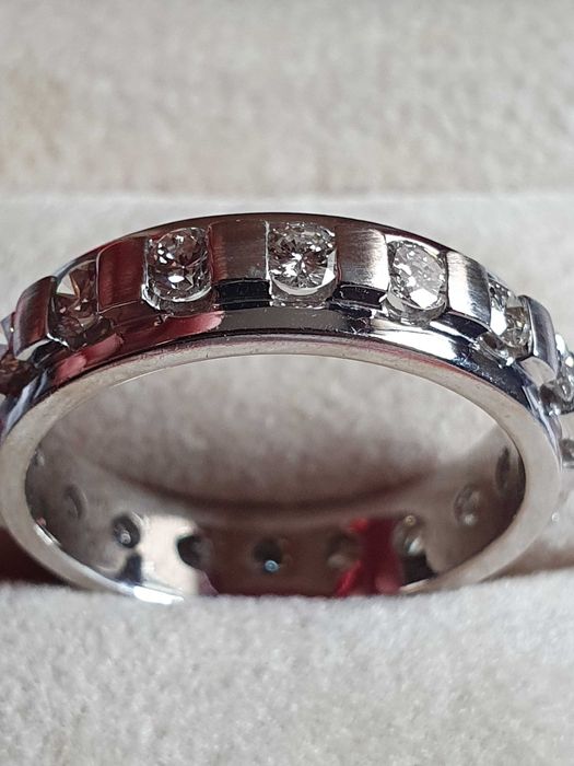 Extravaganta eleganta Eternity Memory aur 18k diamante naturale 1.8ct