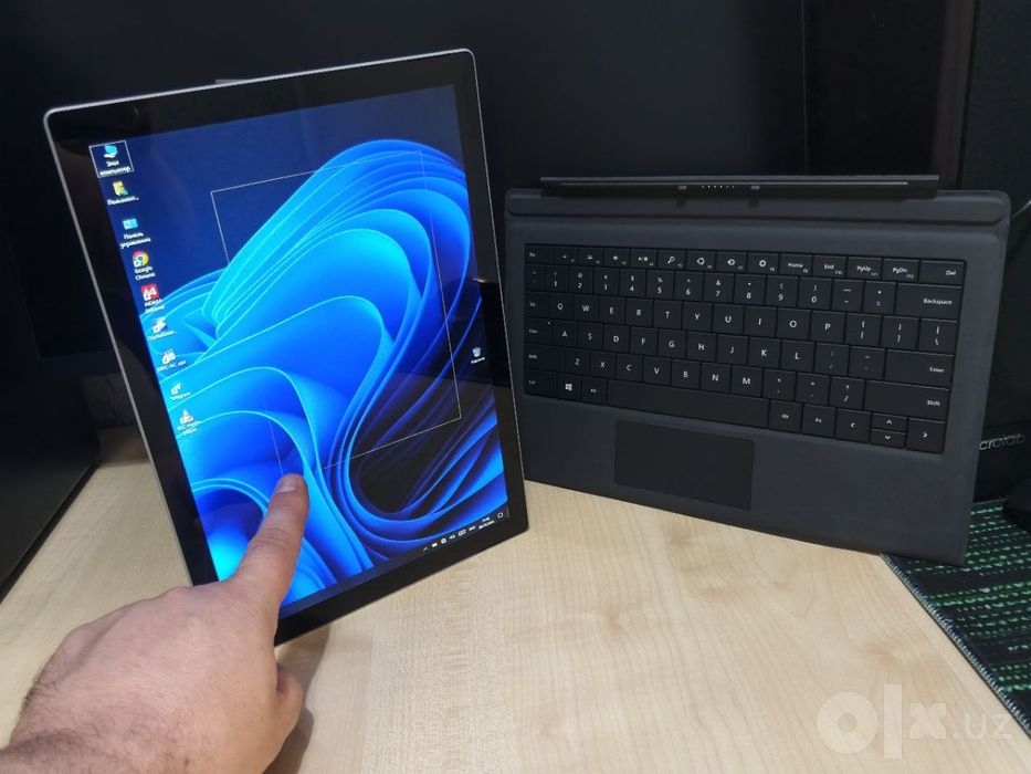 Microsoft Surface Pro 12,3" 2,5K Touch/CORE™ i5 - 7300U/8GB/256GB NVMe