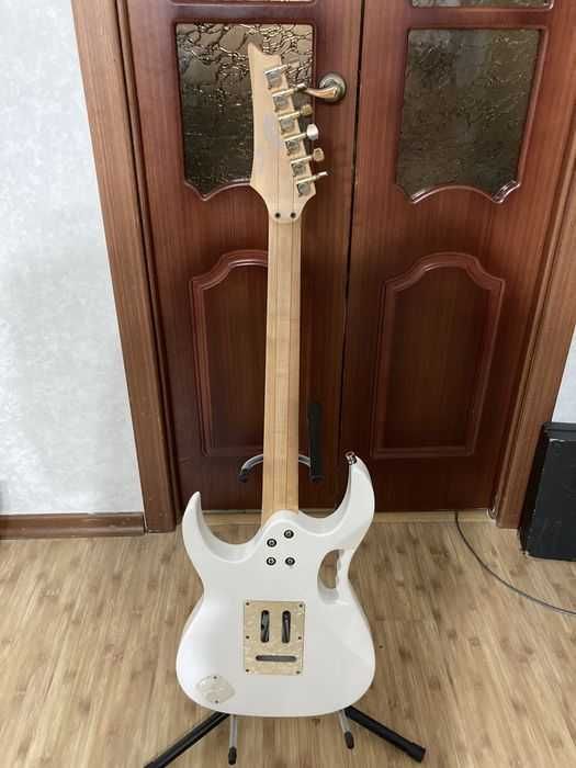 Продам электрогитару Ibanez Steve vai Jem