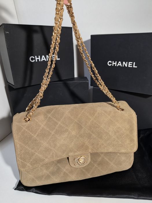 Налична чанта Chanel Maxi Flap
