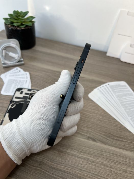 iPhone 14, на части - корпус, дисплей, батерия, камера и др.